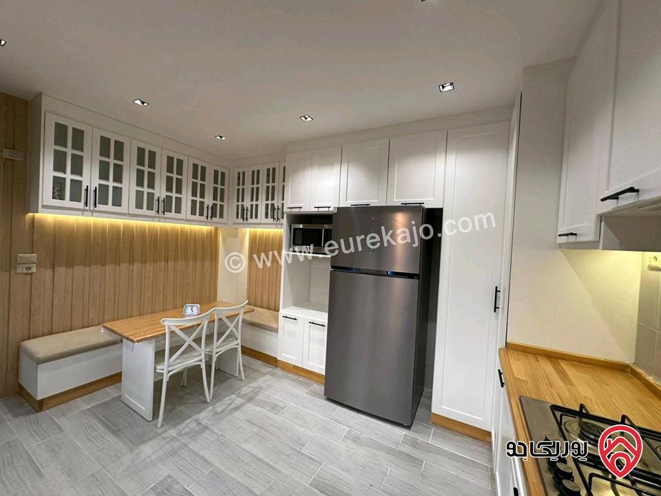 شقة دوبلكس طابق ثالث مع رووف مميزة مساحة 380م للبيع في عمان - خلدا