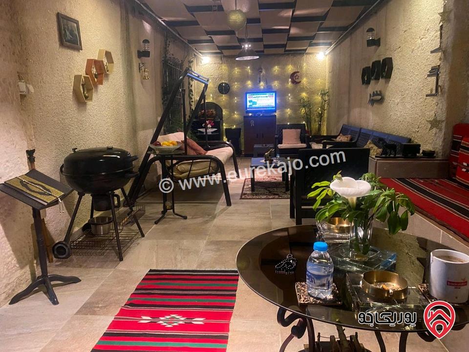 فيلا مكونة من 3 طوابق مساحة البناء 120م لكل طابق على أرض 250م للبيع في عمان - ابو نصير
