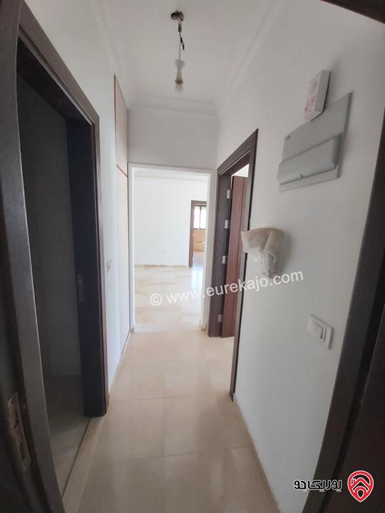 شقة مساحة 98م طابق ثالث للبيع في عمان - الشميساني