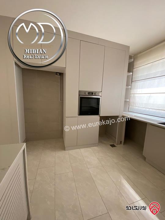 شقة مميزة للبيع في عمان - الرابية طابق اول مساحة 140م تشطيبات و ديكورات سوبر ديلوكس اطلالة جميلة