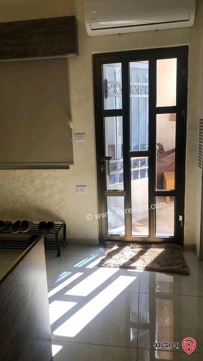 شقة ارضية مساحة داخلي 175م وخارجي 70م للبيع في عمان - طبربور 