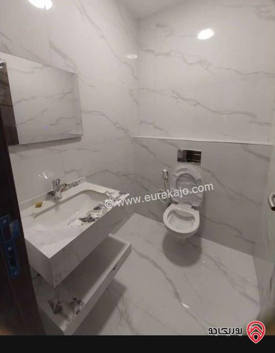 شقة طابق ثالث مساحة 200م مع روف غير مبني 100م للايجار في عمان - تلاع العلي 