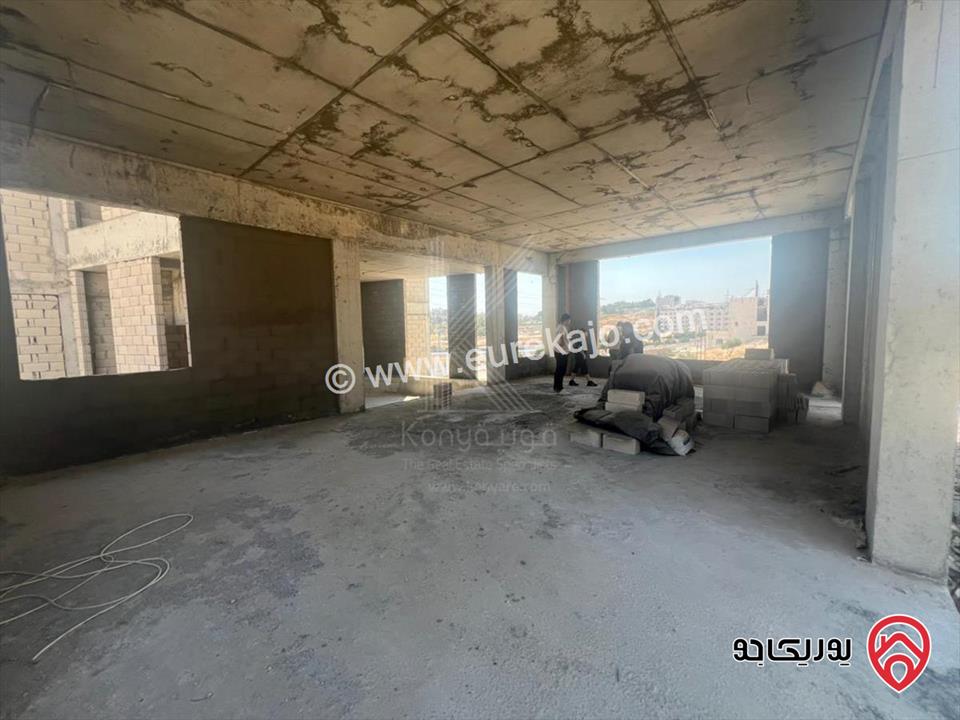 فيلا عظم مساحة 1 دونم على أرض 750م للبيع في عمان - البنيات على طريق المطار