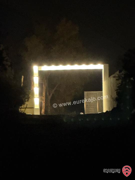 مزرعة مساحة الأرض 4 دونم والبناء 350م للبيع في المفرق - منطقة عين المعمرية شرق جرش