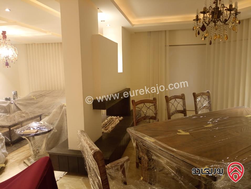شقة طابق أرضي معلق مساحة 250م للبيع مفروشة في عمان - ضاحية النخيل 