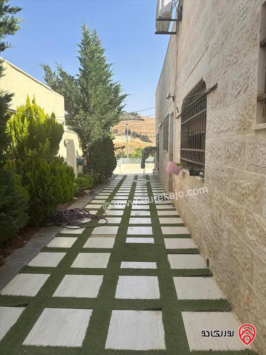 فيلا مستقلة و مميزة مساحة 275م على أرض 724م للبيع في السلط