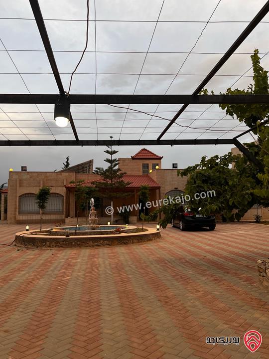 فيلا مساحة 500م على أرض 3 دونم و 750م للبيع في جرش 