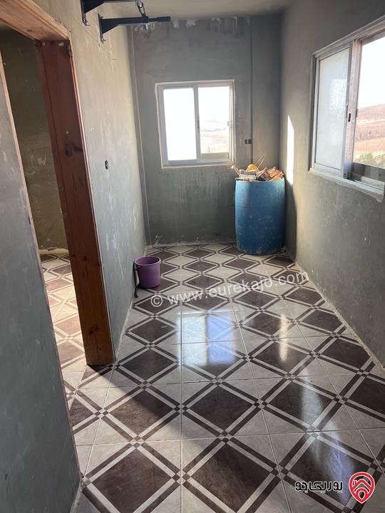 منزل مستقل 3 طوابق على أرض 700م للبيع في المفرق