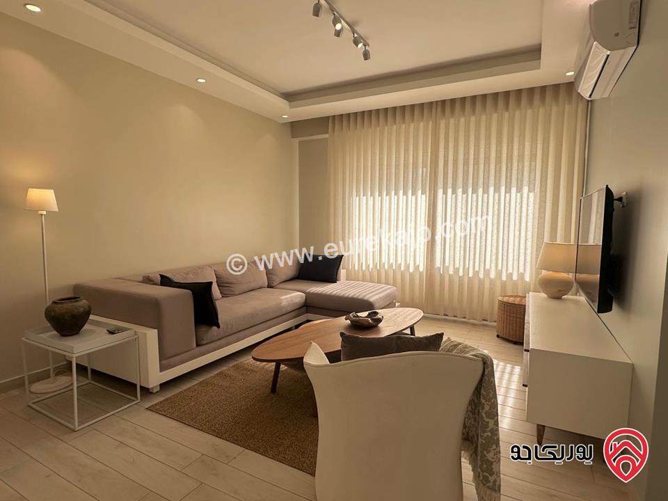 شقة فاخرة مفروشة طابق ثالث مساحة 107م للايجار في عمان - دير غبار