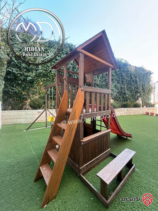 شقة شبه ارضي فاخرة للبيع في عمان - خلدا مساحة 150م مع ترس و حديقة 150م تشطيبات ديكورات عصرية فاخرة بسعر مميز جداً