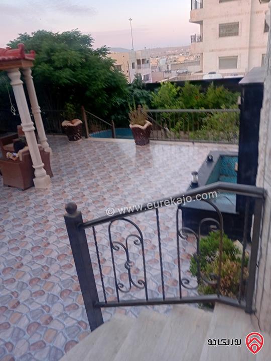 فيلا مساحة 400م على أرض 600م للبيع في الزرقاء - حي الجندي