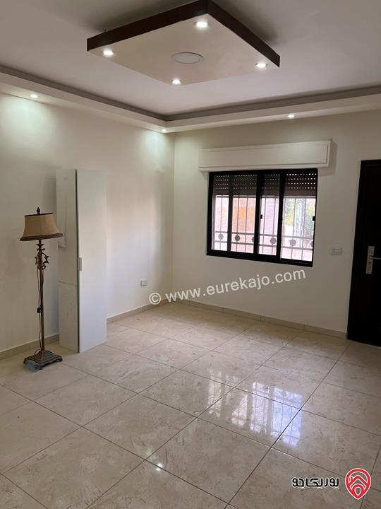 شقة طابق أرضي مساحة 195م داخلي و 40م خارجي للبيع في عمان - حي الضباط - مرج الحمام 