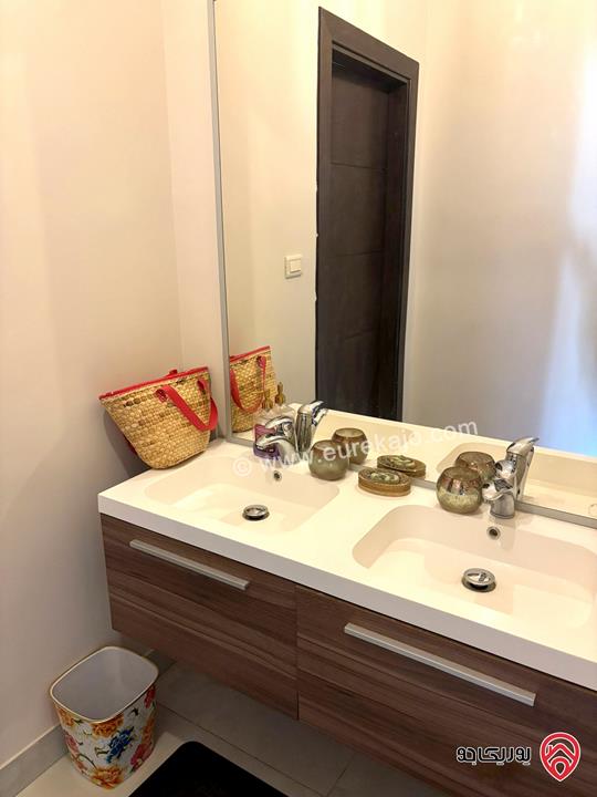 شقة طابقية ارضية مساحة 355م مع حديقة 500م للبيع في عمان - الشميساني