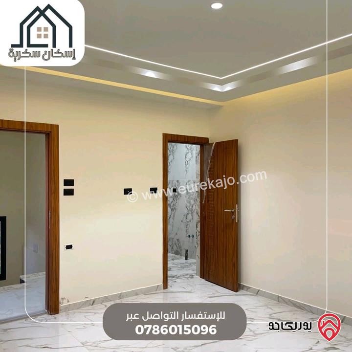 فلل متلاصقة مساحة 250م على أرض 450م للبيع في اربد - جحفية 