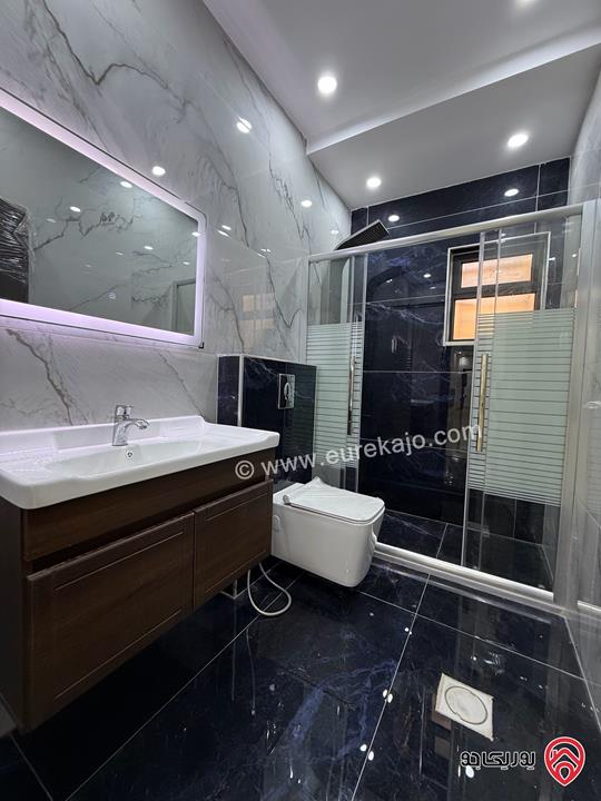 شقة شبه ارضية مساحة 184م مع ترس وحديقة 120م سوبر ديلوكس للبيع في عمان - المقابلين 