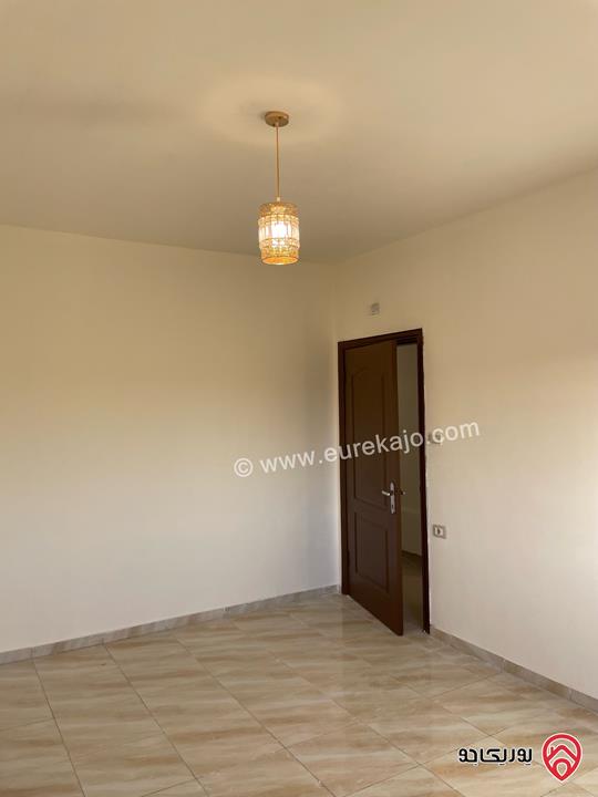 شقة طابق رابع مع روف مساحة 147م للبيع في عمان - ضاحية الاستقلال 