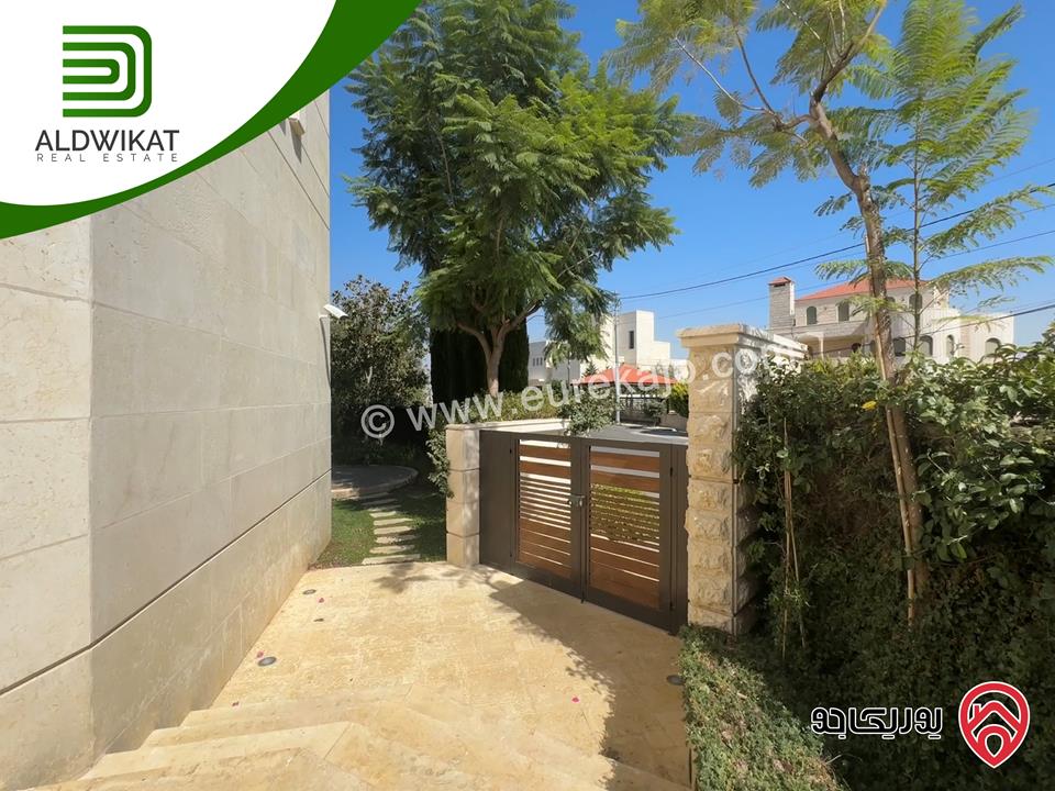 فيلا مستقلة مساحة الارض 985م ومساحة البناء 1200م ومساحة الحديقة 400م ومساحة الترس 200م ذات موقع واطلالة مميزة للبيع في عمان - بدر الجديدة
