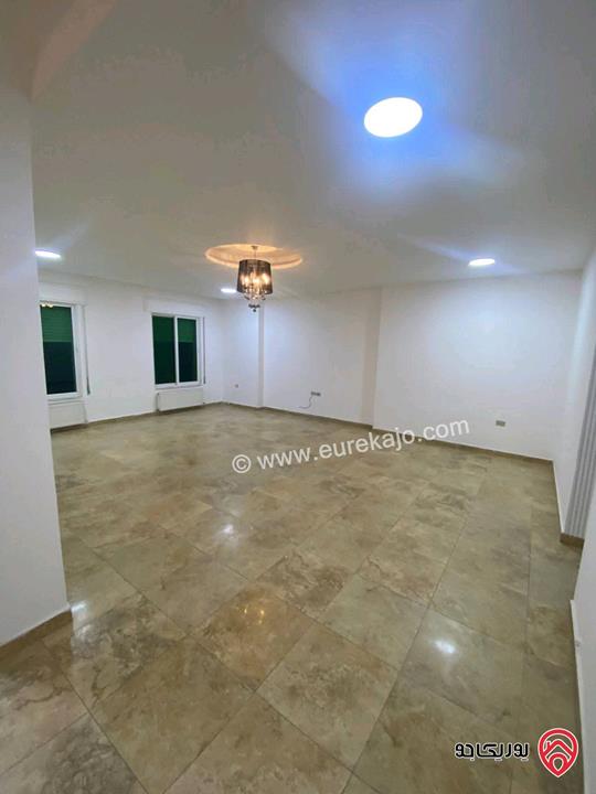 شقة طابقية مساحة 240م للإيجار فارغة في عمان - السابع