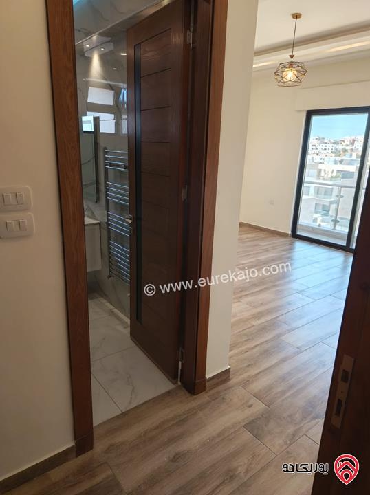 شقة طابق ثاني مساحة 180م للبيع في عمان - طريق المطار الحويطي