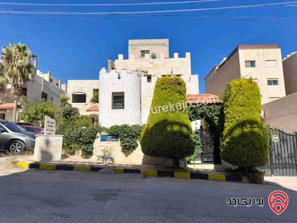 فيلا نظام امريكي 3 طوابق على أرض مساحة 250م للبيع في عمان - ابو نصير