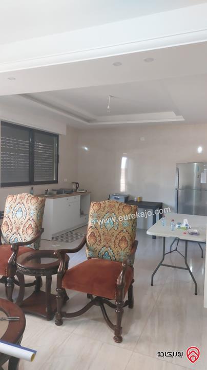 شقة مساحة 190م داخلي و 50م خارجي للبيع في عمان - دير غبار