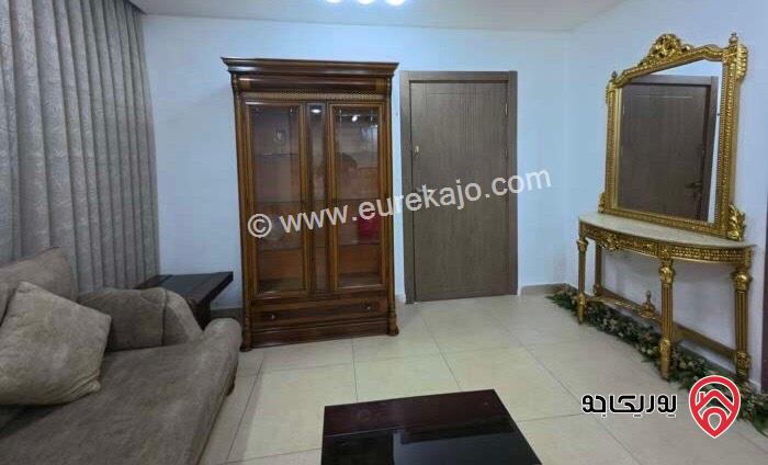 شقة مفروشة طابق اول مساحة 220م للايجار في عمان - ام السماق 