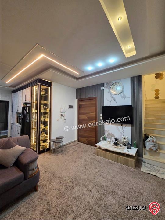 شقة طابق ثالث دوبلكس فاخرة مساحة 231م للبيع في اربد / الحصن 