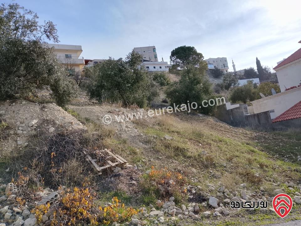 أرض مساحة 1 دونم و 211م مع بيت للبيع في عمان - منطقة بدر الجديدة