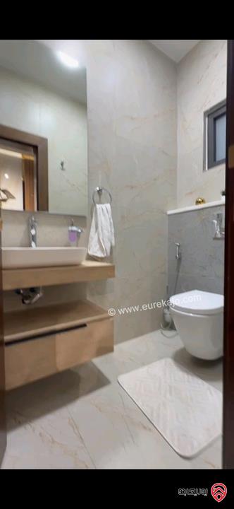 شقة طابق ثاني مساحة 205م للبيع في عمان - خلدا