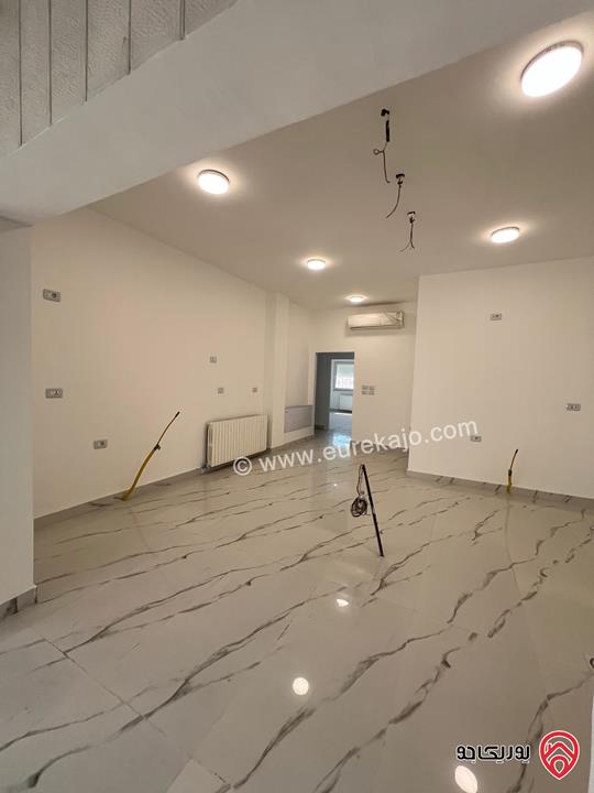 فيلا مساحة الارض 672م مساحة البناء 600م للبيع في عمان - دير غبار حي السهل 