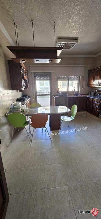 شقة مساحة 197م طابق ثاني للبيع في عمان - ام اذينة خلف سوق الذهب 