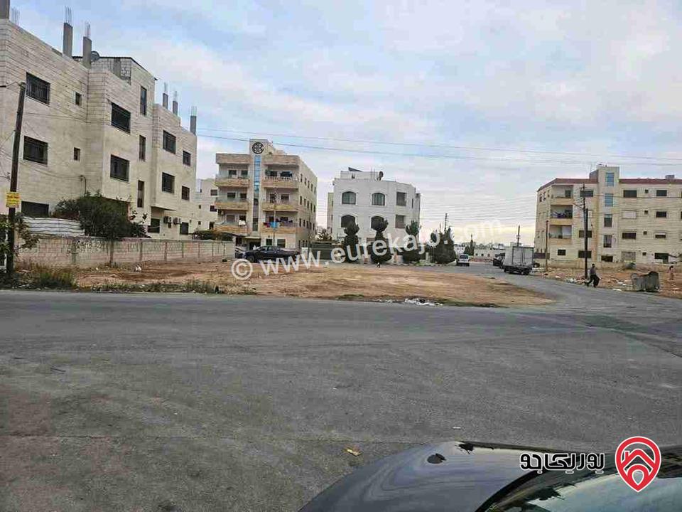 قطعة ارض مميزة مساحة 511م للبيع على ثلاث شوارع في عمان - جاوا