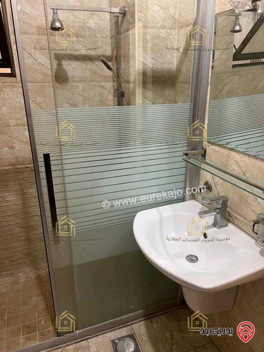 شقة فارغة طابق ثالث مساحة 150م للإيجار في عمان - الرابية 