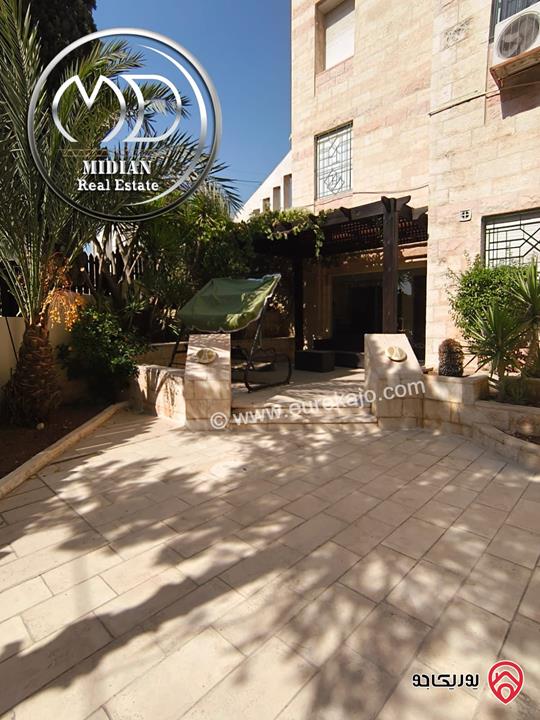 شبه فيلا فارغة للايجار في عمان - عبدون مساحة 400م مع ترس و حديقة 200م تشطيبات ديكورات فاخرة بسعر مميز