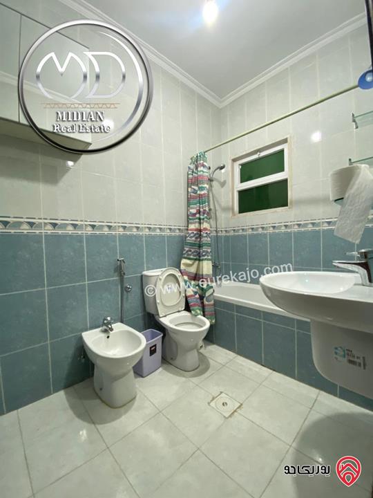 شقة ارضية للبيع في عمان - خلدا مساحة 195م مع ترس و حديقة 250م تشطيبات ديكورات سوبر ديلوكس بسعر مميز