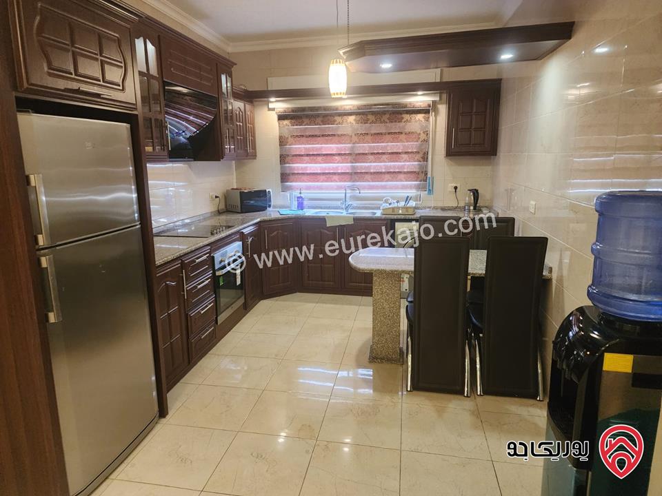 شقة مفروشة عصرية فاخرة مساحة 100م طابق أخير ذو اطلالة جميلة للايجار في عمان - دير غبار  