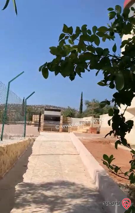 مزرعة مساحة الأرض 6200م وبناء 250م للبيع في الزرقاء - منطقة صروت حوض الدربيات