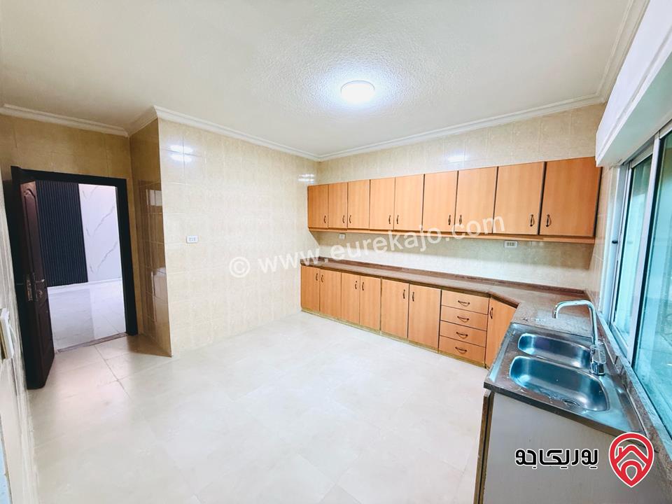 شقة طابق ثاني مساحة 210م للبيع في عمان - طبربور 