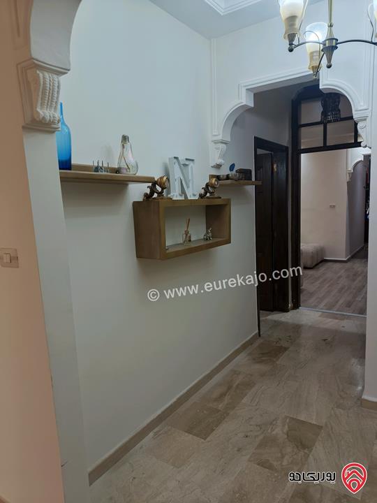 شقة طابق أرضي مساحة 173م مع ترس 60م مفروشة للبيع في عمان - الرابية