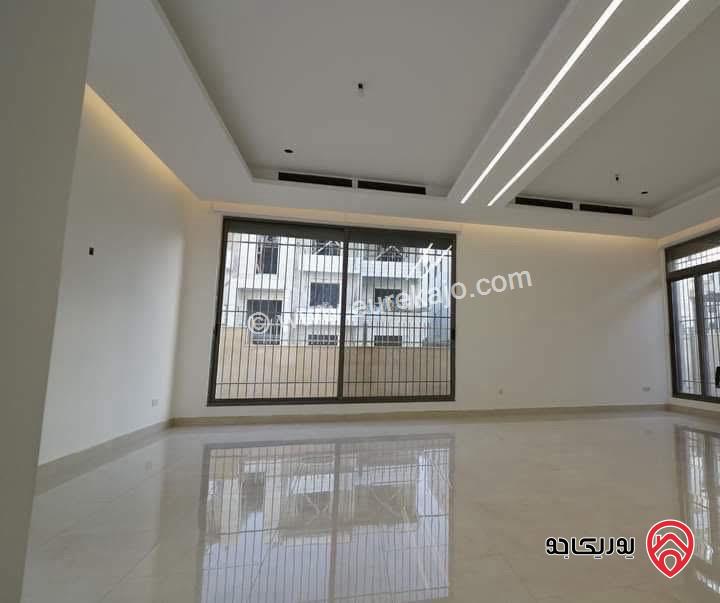 فيلا مستقلة مودورن مساحة 700م على أرض 405م للبيع في عمان - طريق المطار البنيات الجنوبي 