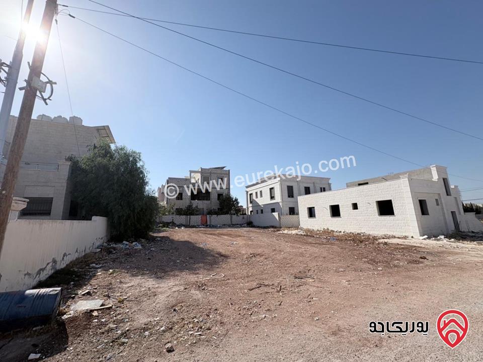 قطعة ارض مساحة 635م للبيع في اربد - شارع البترا