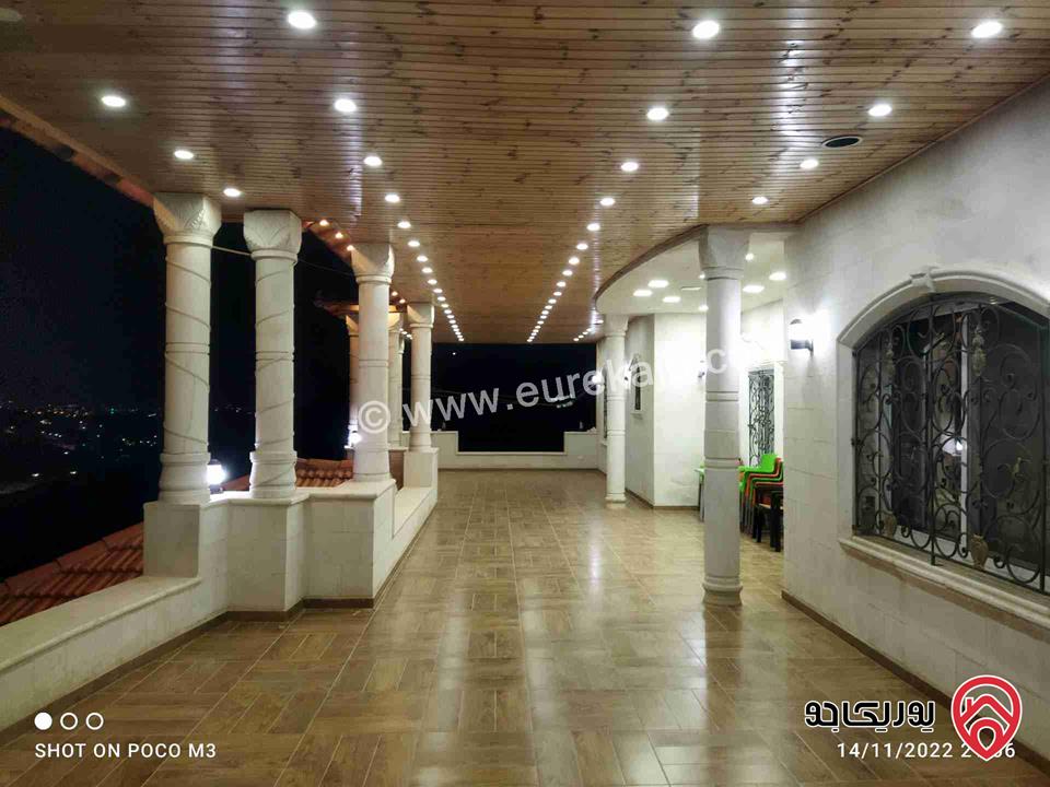 فيلا مساحة 800م على أرض 3 دونم و 862م للبيع في الزرقاء - جريبا 