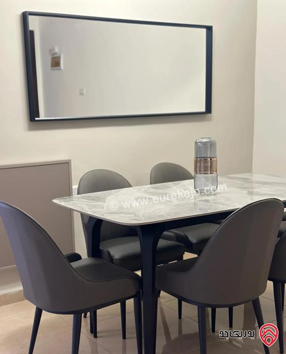 شقة طابق ثالث مساحة 117م مع تراس 88م مفروشة للايجار في عمان - عبدون