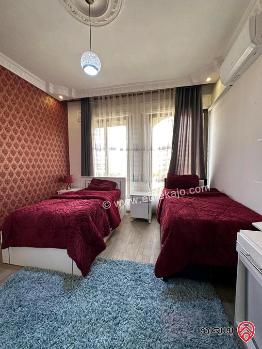 فيلا مساحة 1150م على أرض 2 دونم للبيع مع الأثاث في عمان - منطقة الجبيهة