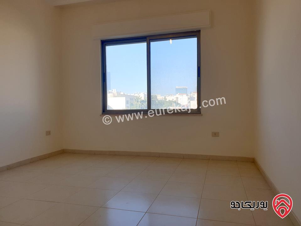 شقة مساحة 200م طابق ثالث للبيع في عمان - عبدون