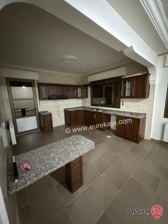 شقة مميزة طابق أول مساحة 185م للبيع في عمان - ضاحية الرشيد