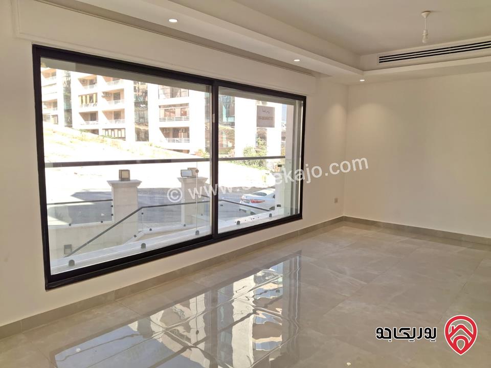 شقة جديدة طابق أول مساحة 180م للبيع في عمان - دير غبار