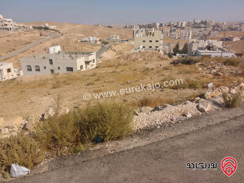 ارض تجارية مساحة 600م على شارعين للبيع في الزرقاء - البتراوي