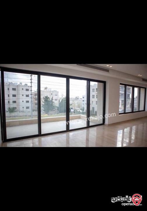 شقة فاخرة حديثة مع مطبخ حديث راكب مساحة 235م للايجار في عمان - عبدون