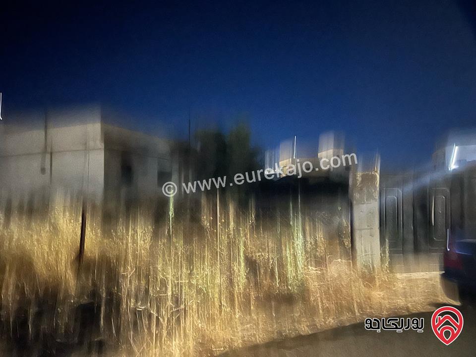 بيت مستقل مساحة 123م على أرض 1 دونم و 250م للبيع في مادبا 